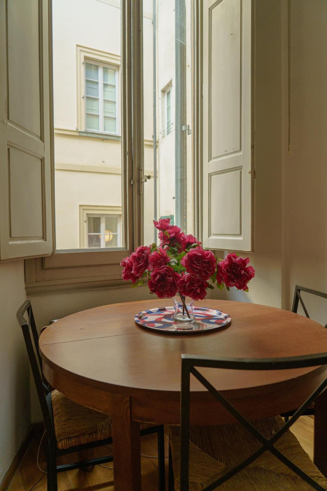 Nice One Bedroom In Historical Building Флоренция Экстерьер фото