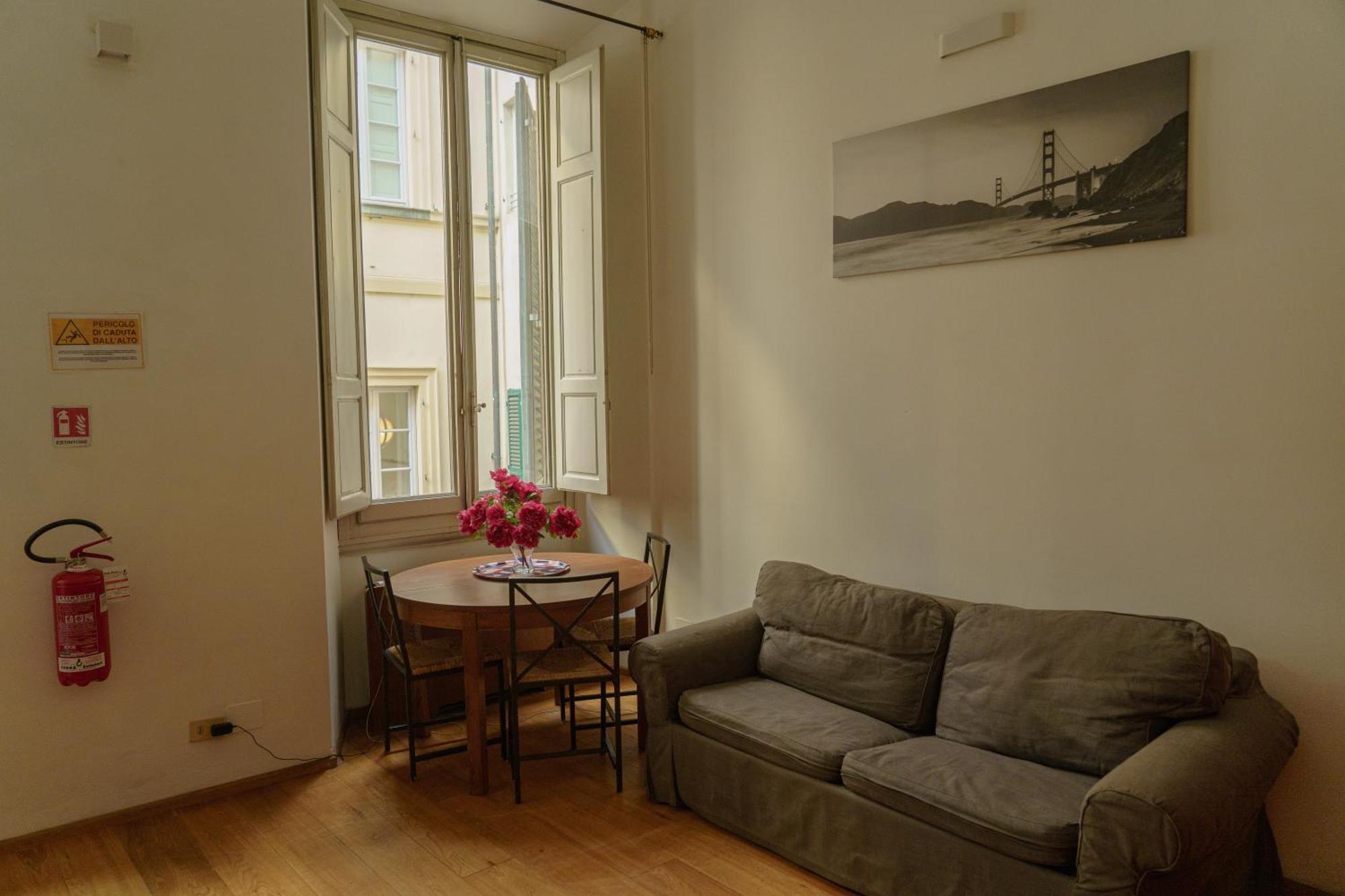 Nice One Bedroom In Historical Building Флоренция Экстерьер фото